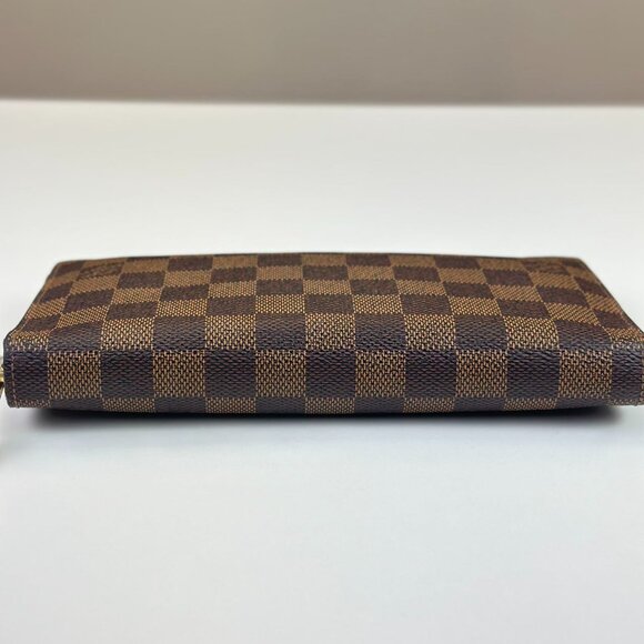 Louis Vuitton Damier Ebene Large Wallet - Picture 5 of 9
